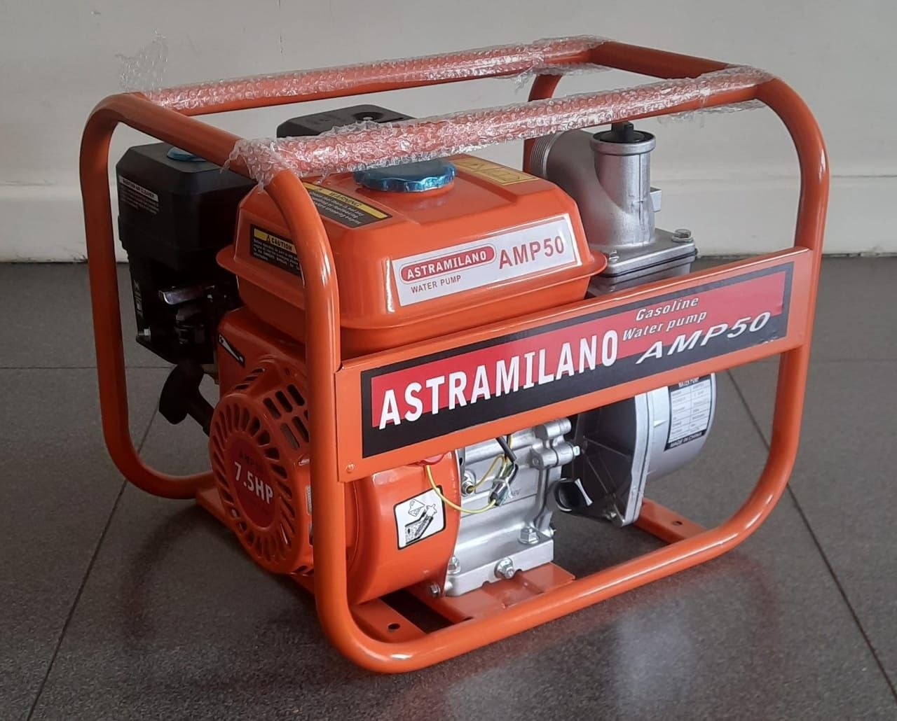 e318d9d0-8b54-47a1-8daf-7ddc08b5539c.jpg Astramilano water pump 2 inches 7.5hp engine - Image 1